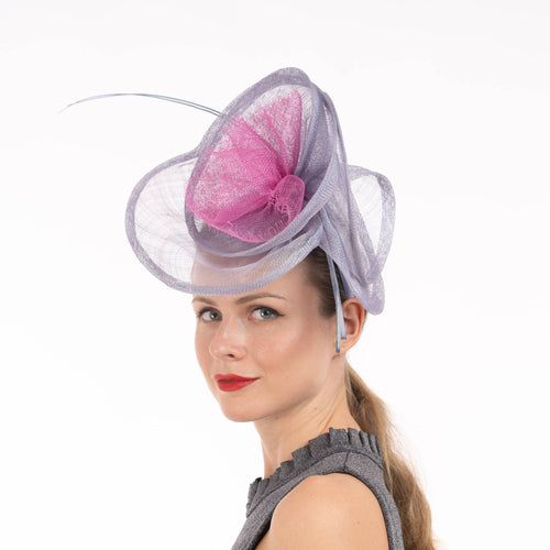 5886H | 2Tone Sinamay Fascinator With 2 Quill Stick Feathers